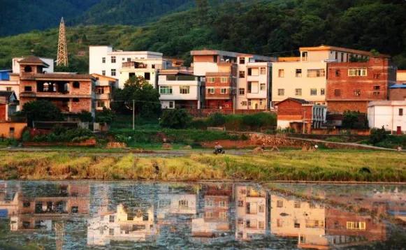 农村土地改革（农村全面禁止耕地建房）