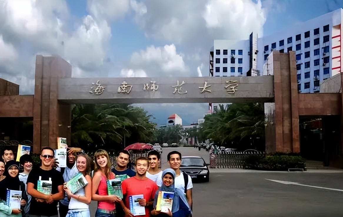 “我单身，交往多个又怎样”，高校教授与多名学生交往，校方回应