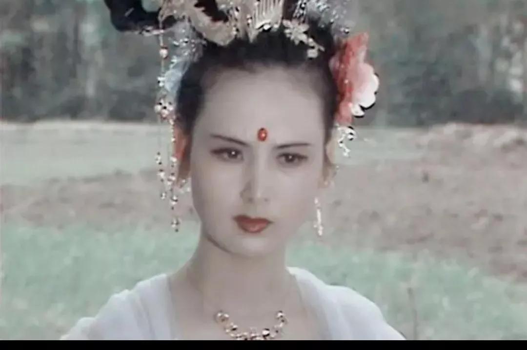 看《西游记》的时候不要只注意师徒四人，这部剧中还有很多美女