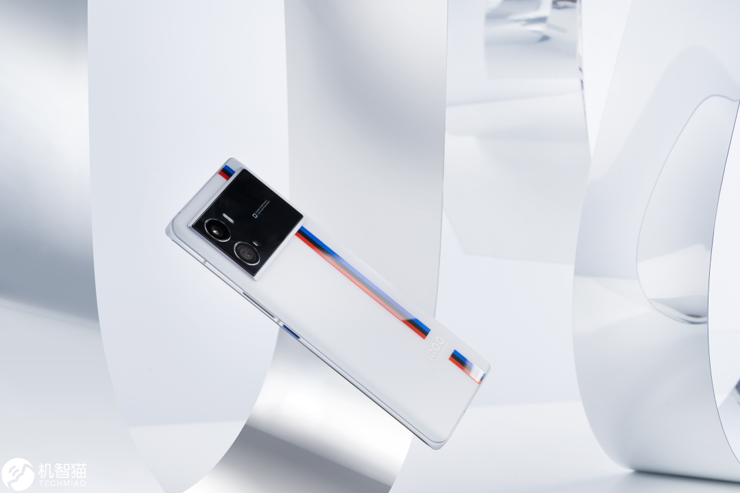 iQOO 9 Pro测评：驯龙高手，当之无愧