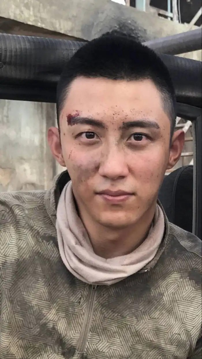 不够硬气别演“特种兵”！这12位男星告诉你，啥叫铮铮铁骨