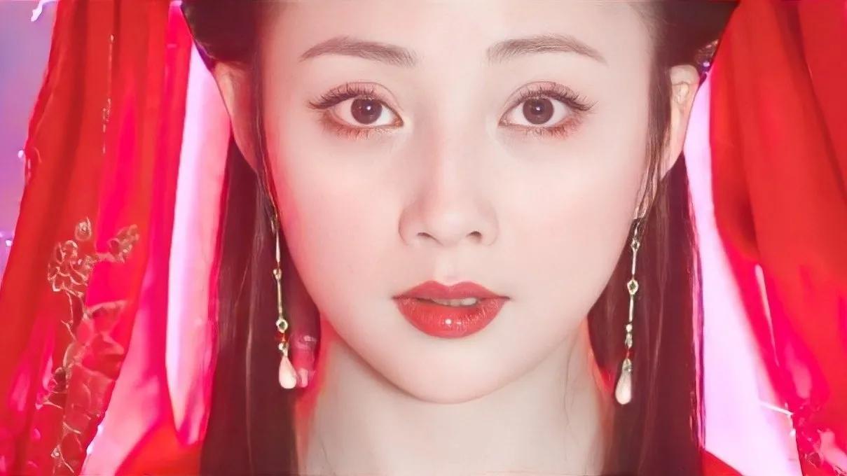 殷桃好有成熟魅力呀，姐姐真的很让人心动