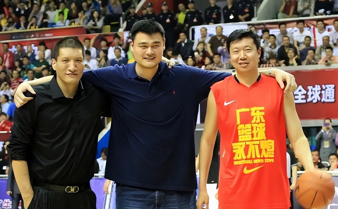 上过国际篮球比赛最高多少收入(在NBA打满3年就能领退休金！那“姚易王巴”能领多少？)