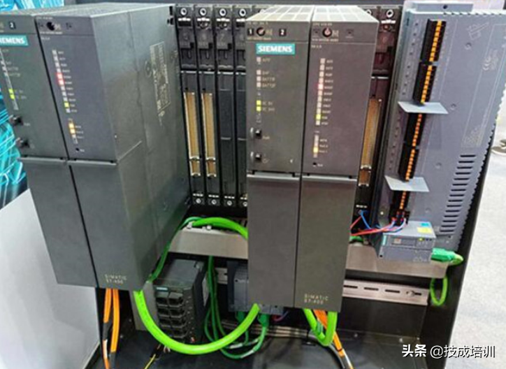 德系PLC和日系PLC有什么区别？（附西门子、三菱、松下对比）