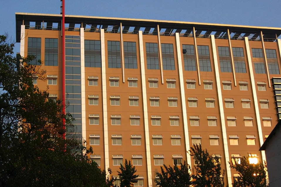 北京服装学院发布艺术类专业考试信息，2022年录取需要多少分？