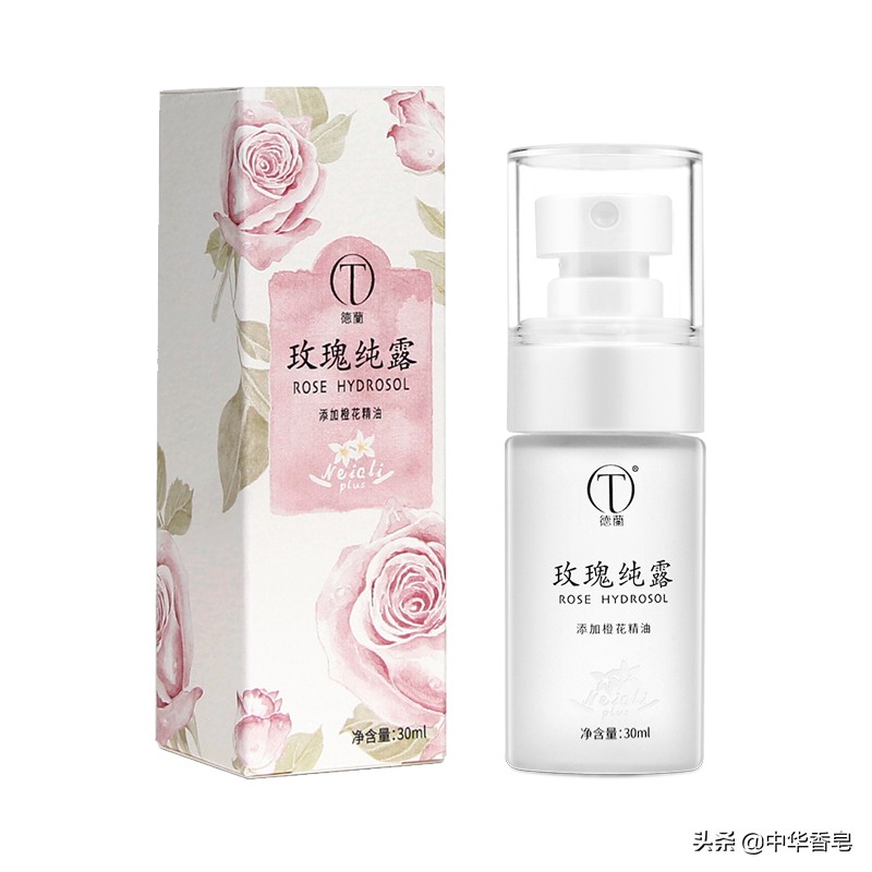 玫瑰纯露，站在童话般的城堡上远眺，一簇簇玫瑰花肆意绽放着