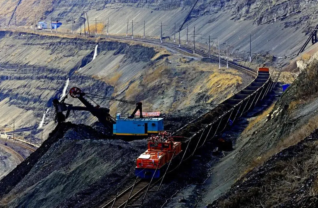 中国最大露天矿场,连续开采118年,亚洲第一天坑还能治理吗