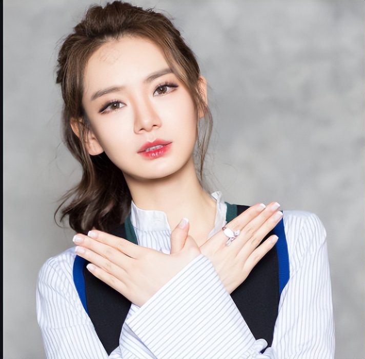 “巴蜀之地”出美人，这10位川妹子女明星，个个国色天香貌美如花