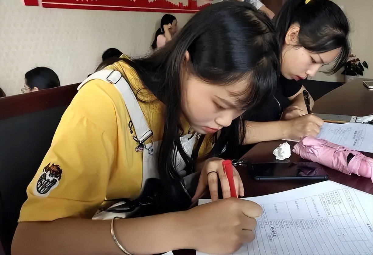 三支一扶人员工资走红，金额是亮点，难怪毕业生争相报考