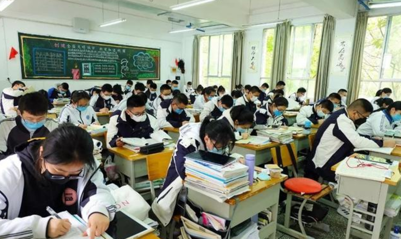 高考成绩400到500分的学生有福了，可优先选这类专业，就业前景好