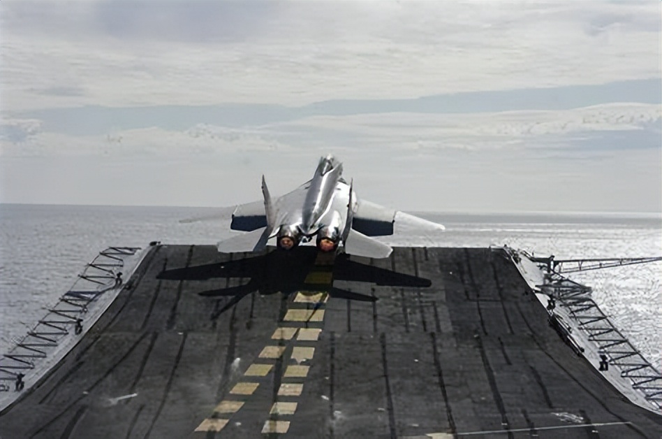 ��-35����½�ϻ�Ծ��̨�������޲������ɽ������Ҳ��װ����-35