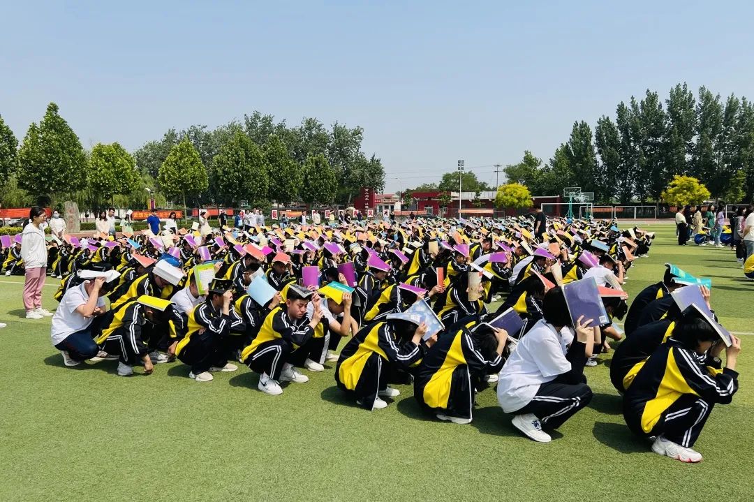 演練有方 應(yīng)急不慌丨廣宗太行中學(xué)開展防震防火緊急疏散演練