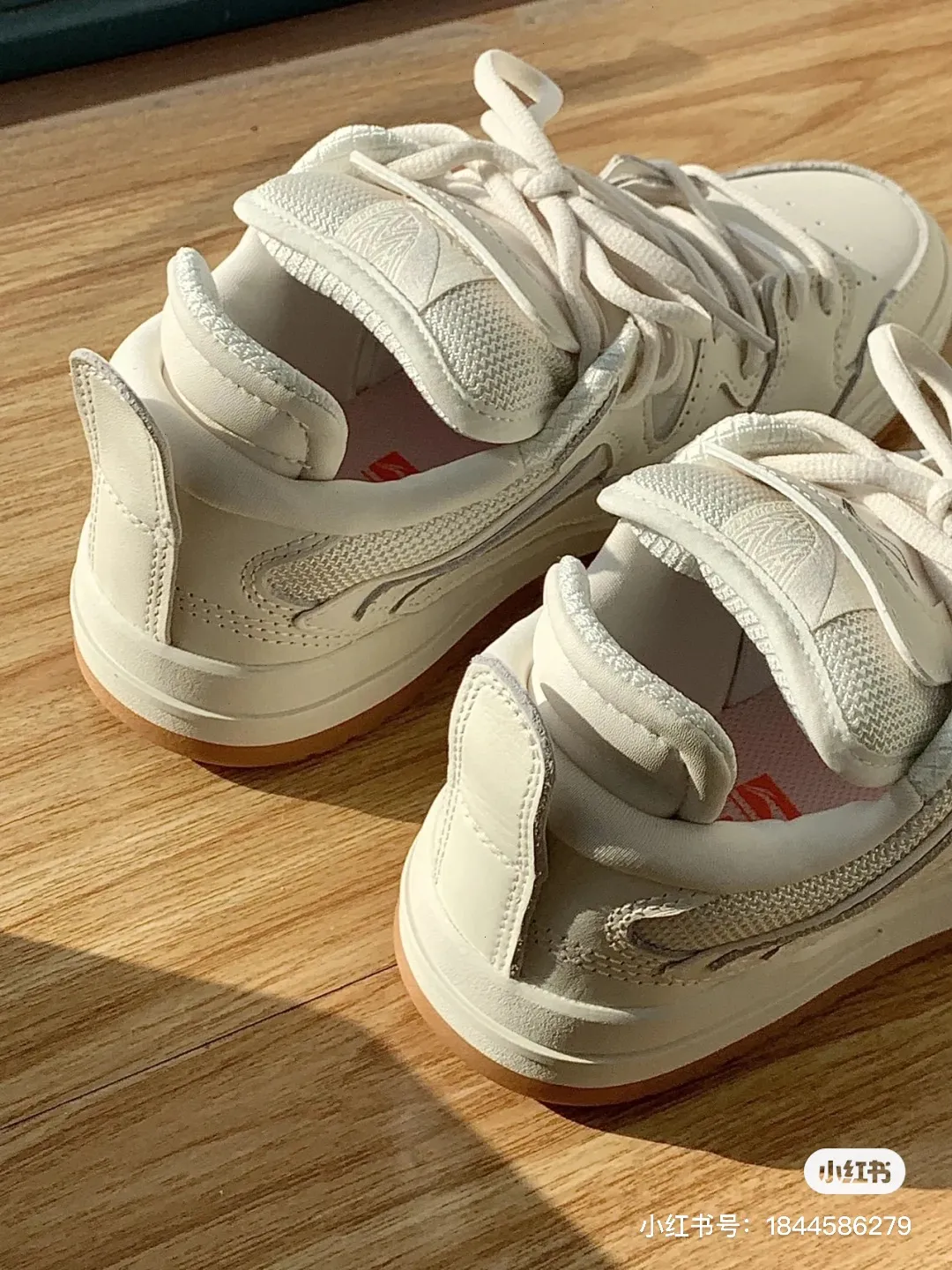 百搭鞋子推荐（冬天女士什么鞋百搭）