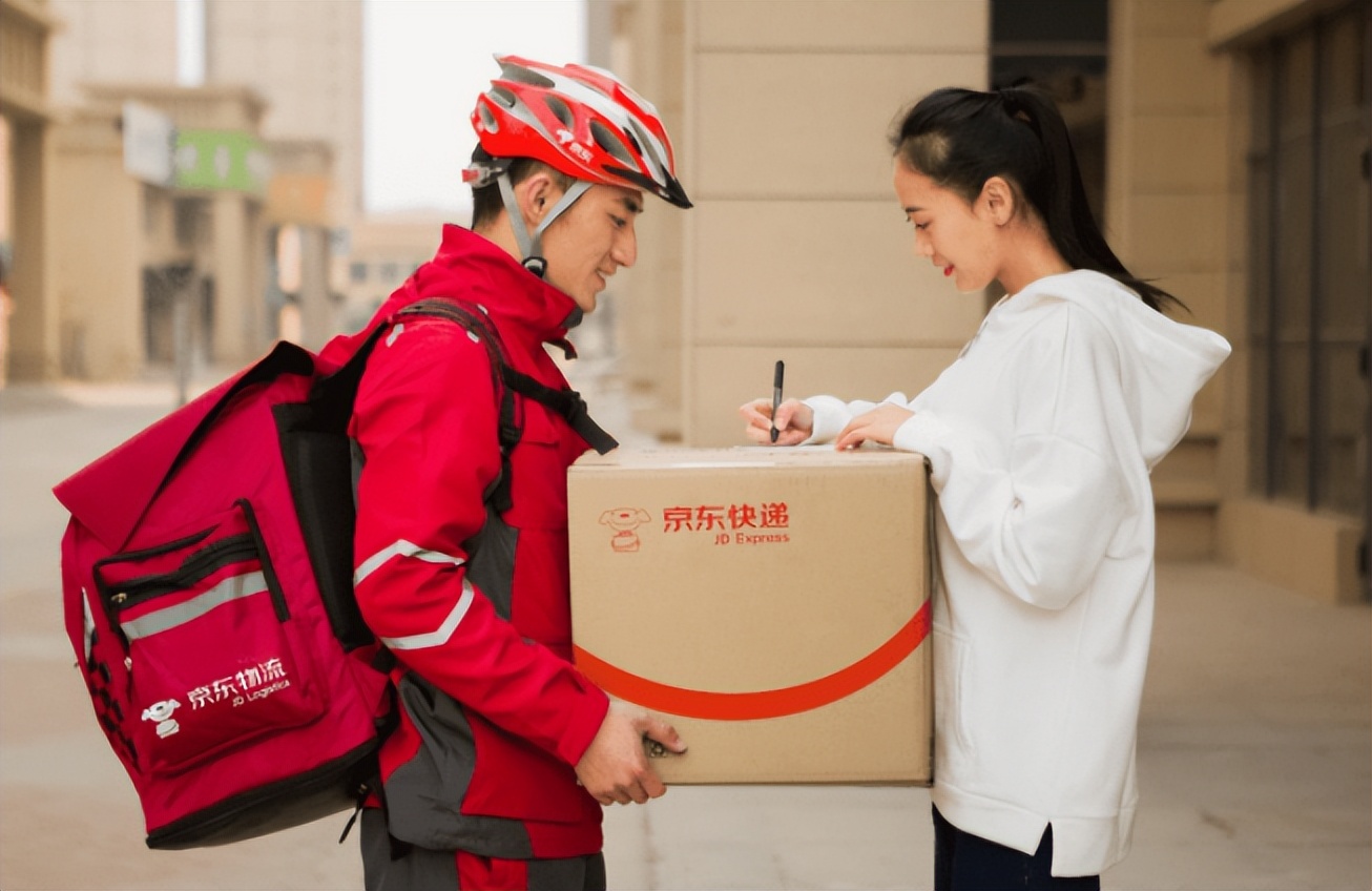 京东001号快递员金宜财：死心塌地送快递12年，刘强东给了他什么