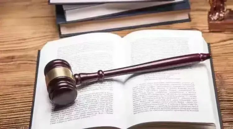 为图一时之欢，男子“调虎离山”进入女子家，被打破头，如何定性