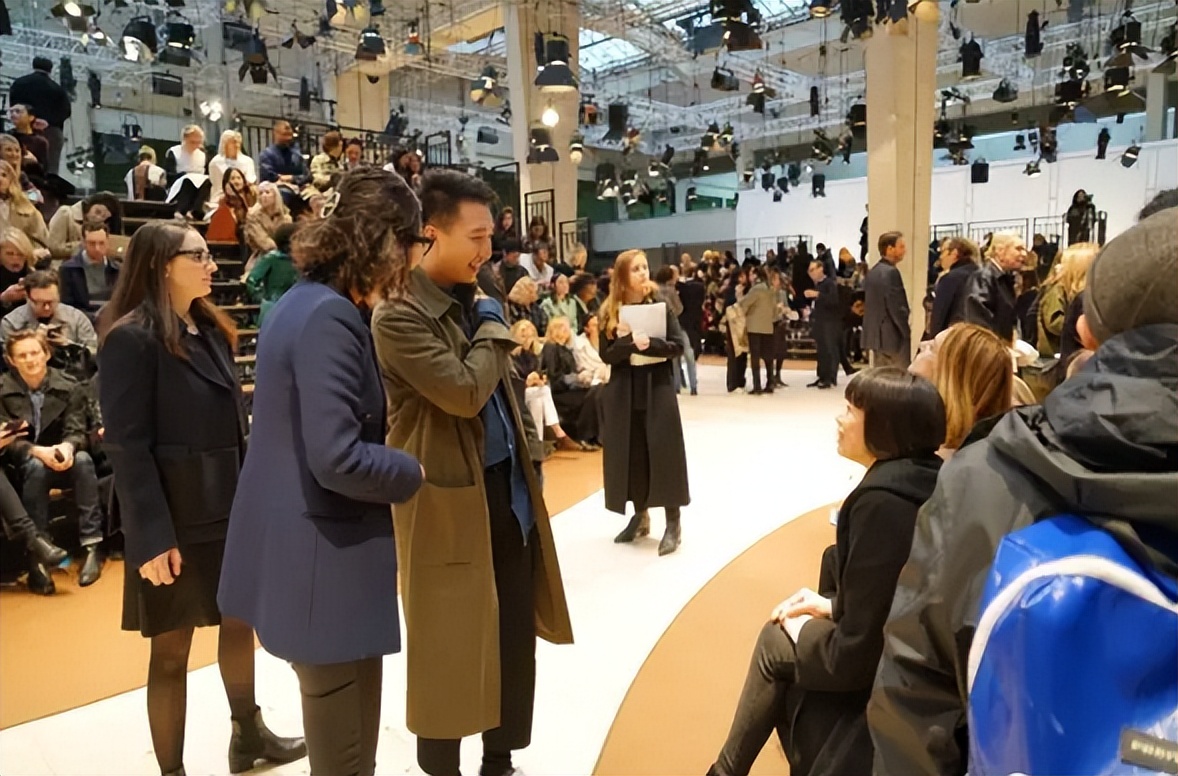 CELINE赛琳的这些经典款包包，为何受到明星名媛追捧？