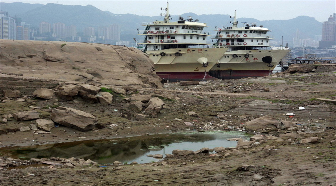 长江断流(1954年滚滚长江突然断流，2小时后恢复正常，原因至今难以确定)