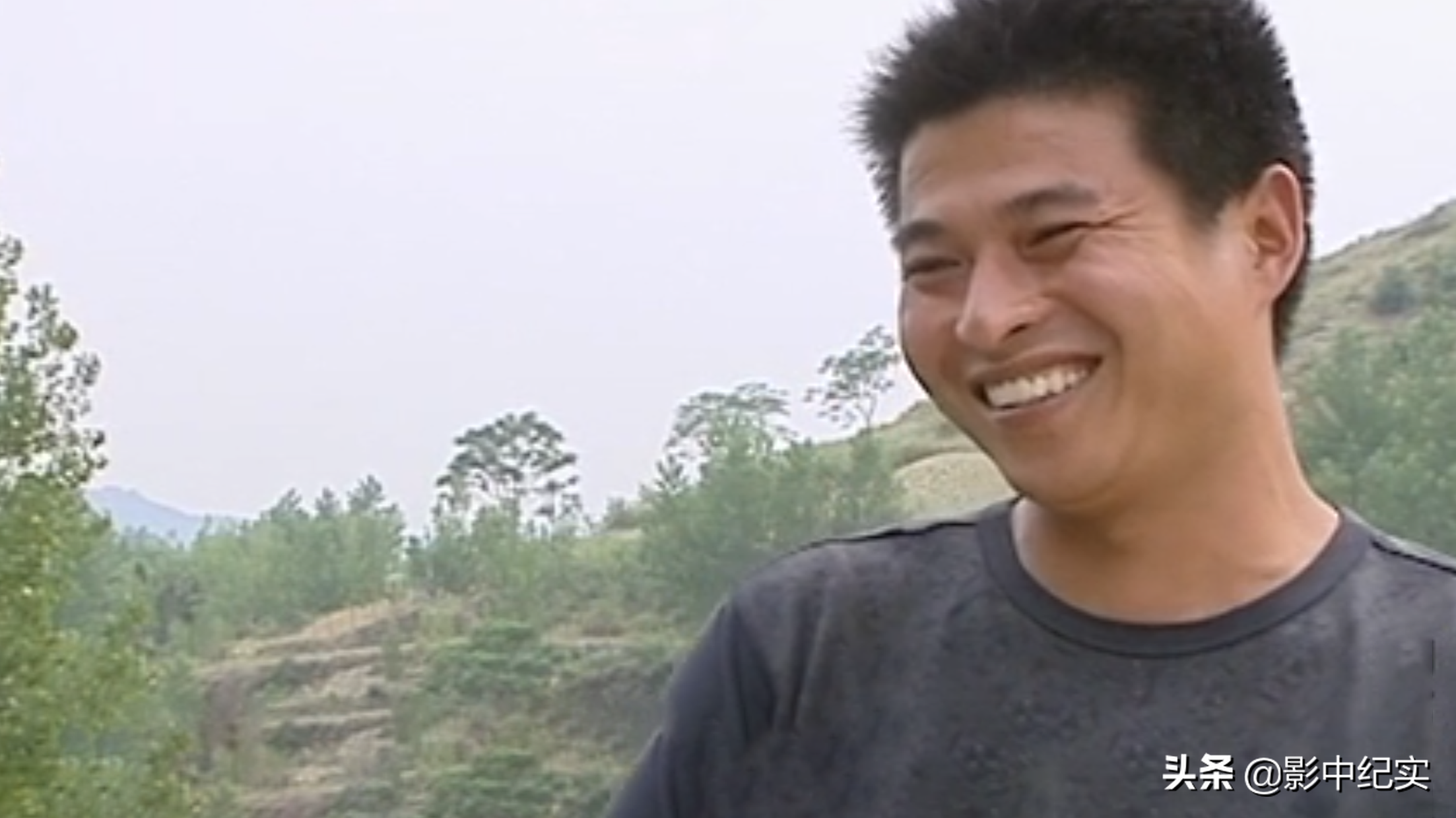 女大学生放弃年薪40万的工作，与野猪同吃同住，10年后年入上亿