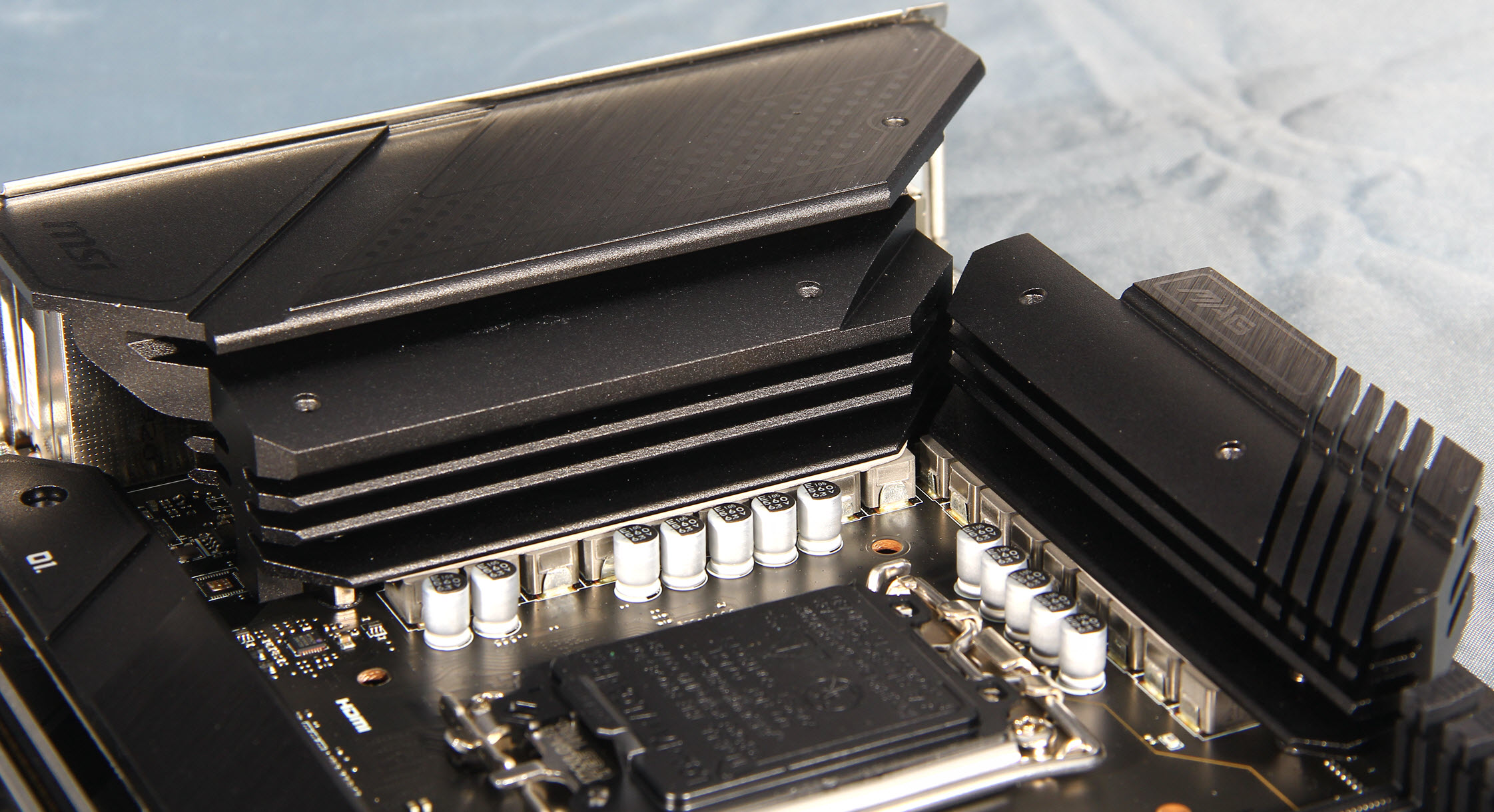 全面进化的精确制导，微星MAG Z690 TOMAHAWK WIFI D4战斧导弹评测