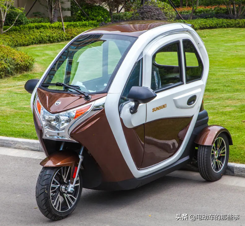 1万块钱买老年代步车，是选三轮？还是选四轮？哪个更划算