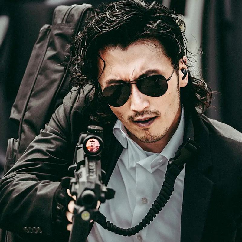 79岁杨受成出席庆功宴！谢霆锋张学友让出C位，明星云集有人喝醉