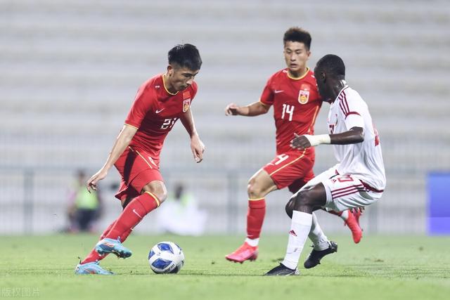 U23国足1-1阿联酋(迪拜杯-U23国足0-1阿联酋 韩佳奇献神扑陈国抗失良机)