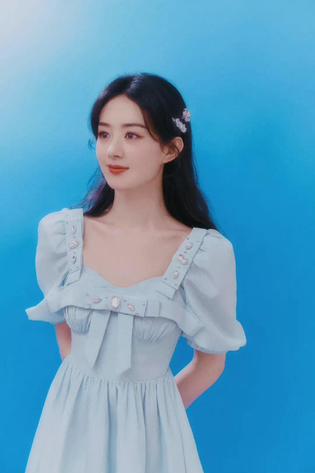 赵丽颖近期穿搭