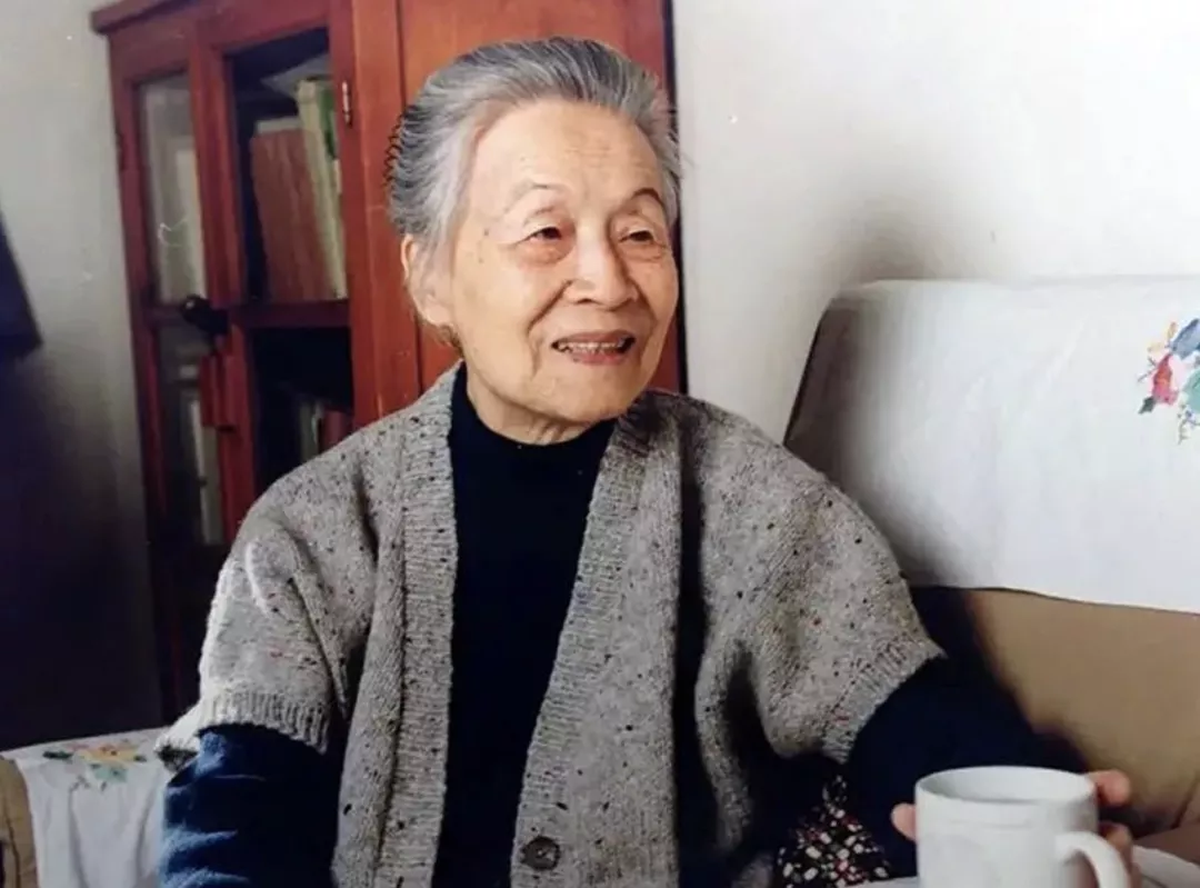 杨绛:你读过的书,遇过的人,扛过的事,构成了你的人生格局