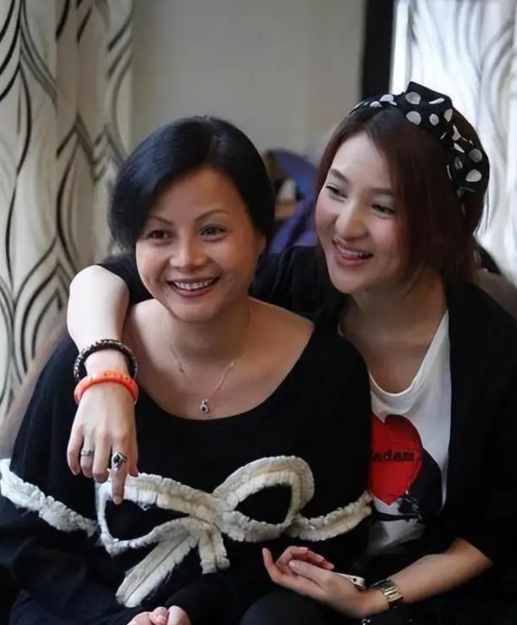 郭美美悲剧人生始作俑者，是她亲妈郭登峰