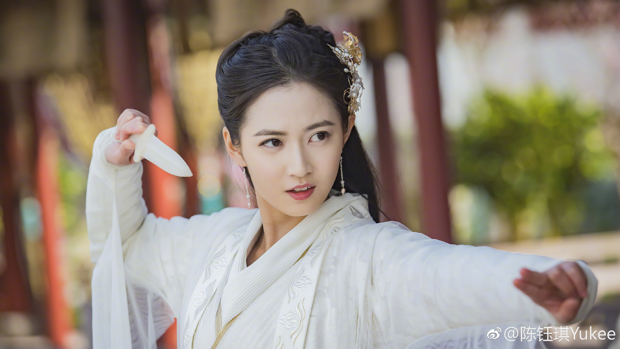 《倚天》赵敏之后，网传陈钰琪又要演金庸IP，和大29岁甄子丹合作