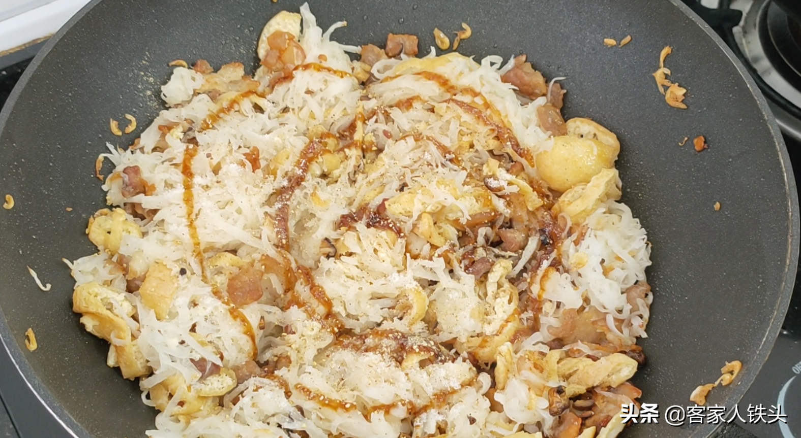 冬至吃什么？2个萝卜8个油豆腐，客家人都爱这样吃，一次吃三四个