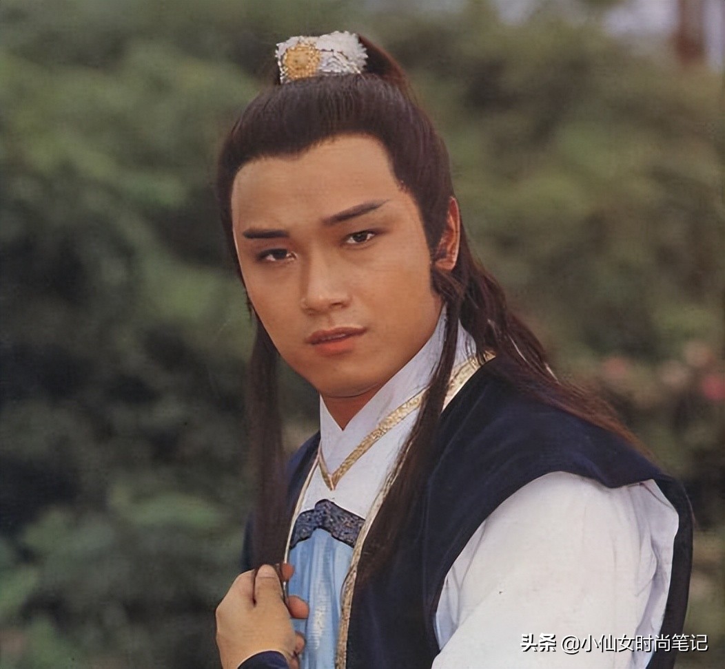 看了63岁苗侨伟的造型，才发现：这男人容貌越老，却越儒雅帅气