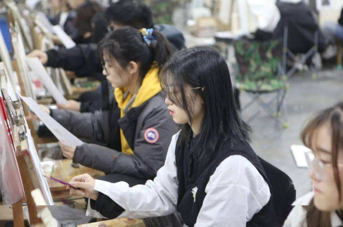 “艺考”成为高考捷径？只要成绩差就选择艺术？教育部要出手了