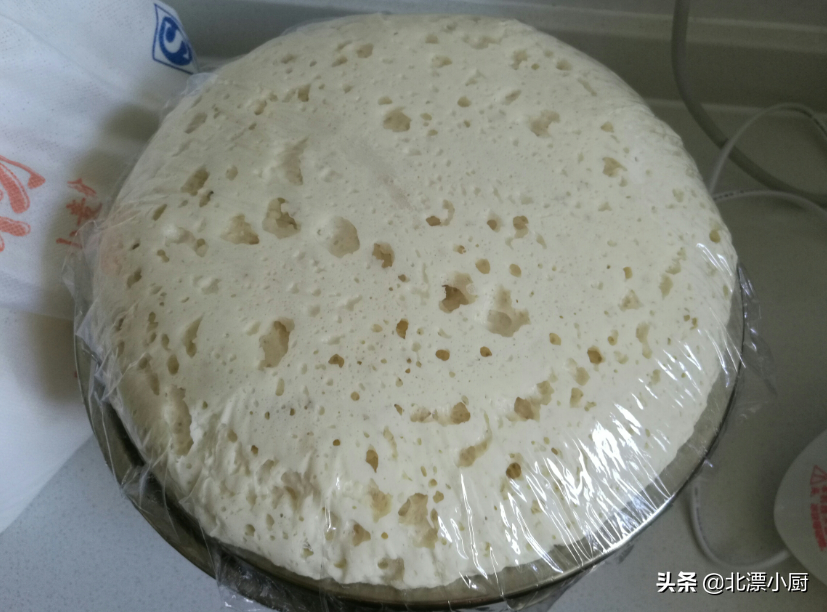 发面时，必须掌握的“8大技巧”，个个松软可口，不回缩不塌陷