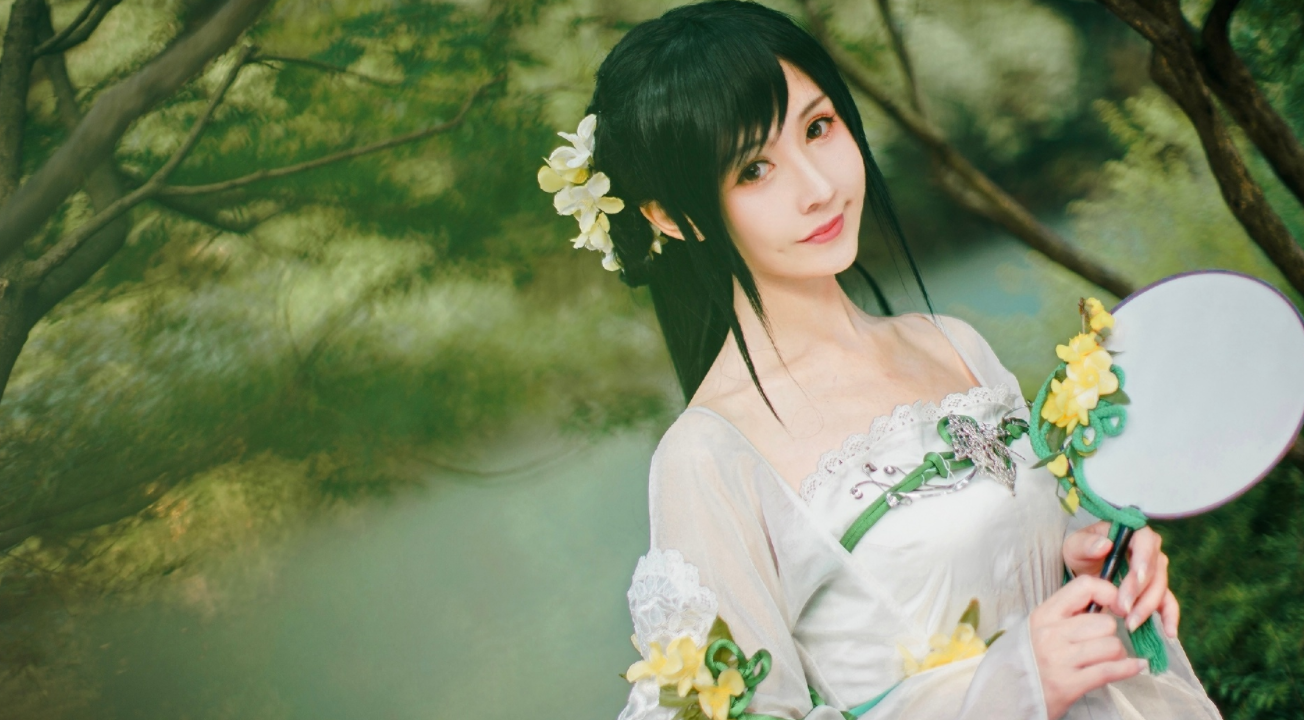 一套正版COS服高达数十万，为何这样这么多人入坑？-哪边嗨