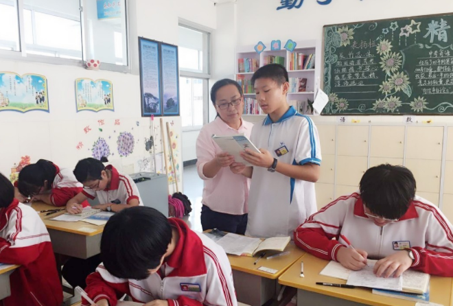 公立初中和私立初中哪个更好，入学三年，才发现差距不是一星半点