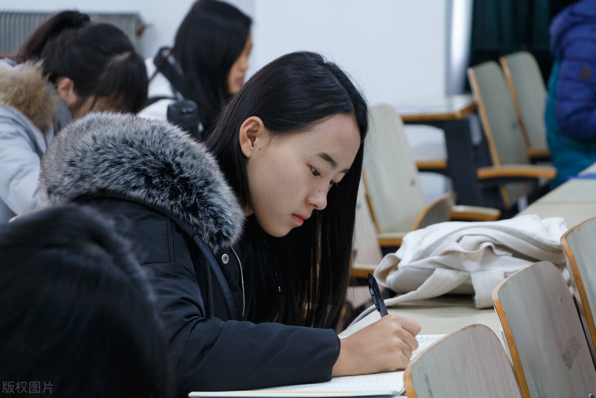 2022年校友会中国大学排名榜发布了，两财一贸表示严重不服