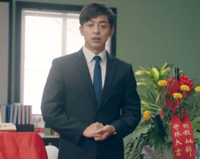 同样是法学毕业生，公务员和律师两者差距如天方夜谭，幸亏没选错