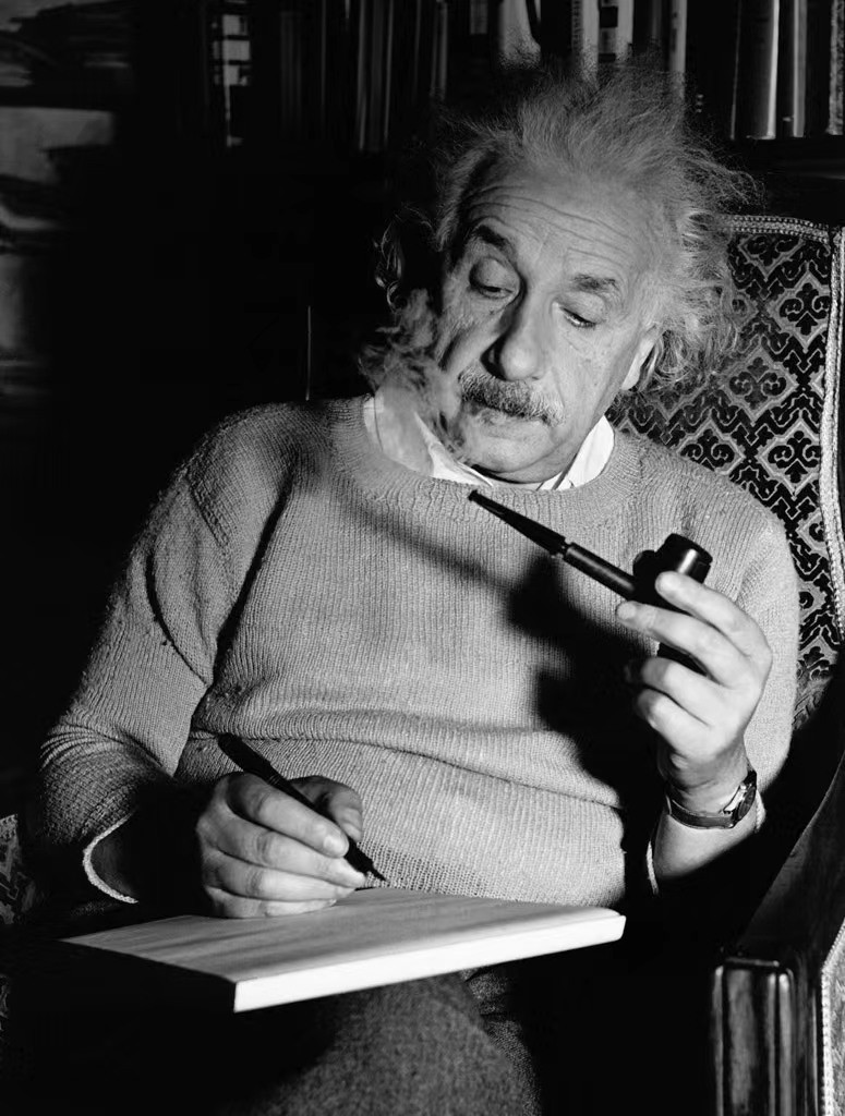 人类基础科学已被锁死？爱因斯坦提出大统一理论，为何久久完不成