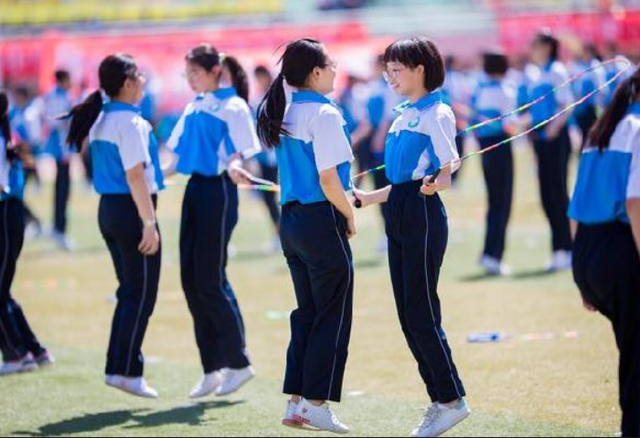 湖北省高中排名发布，华中师大一中稳居榜首，黄冈中学表现出色