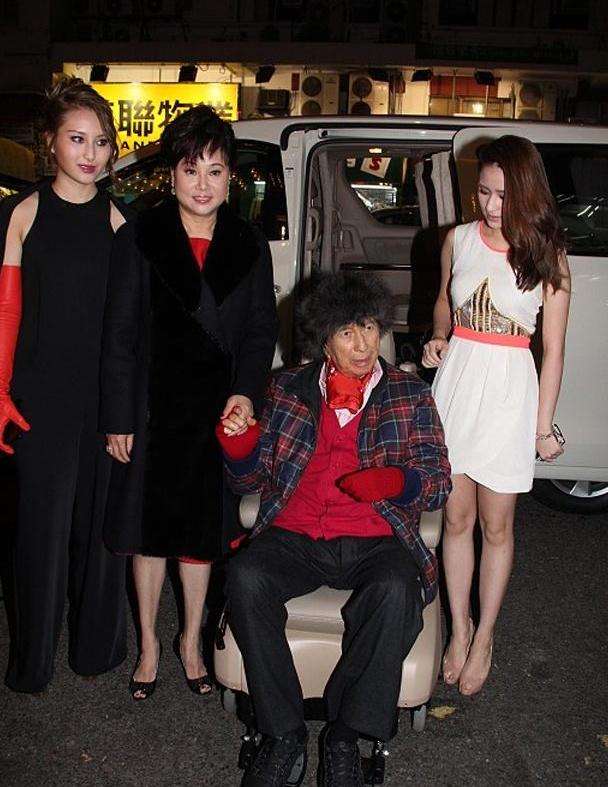 当豪门太太有多难？何超莲透露，母亲陈婉珍曾压力大导致患抑郁症