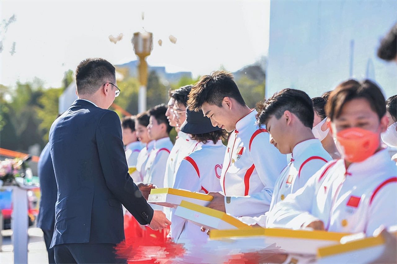 东京奥运会哪些冠军得到房子(和全红婵同等待遇！恭喜中国冬奥奖牌得主，一人奖励一辆50万豪车)