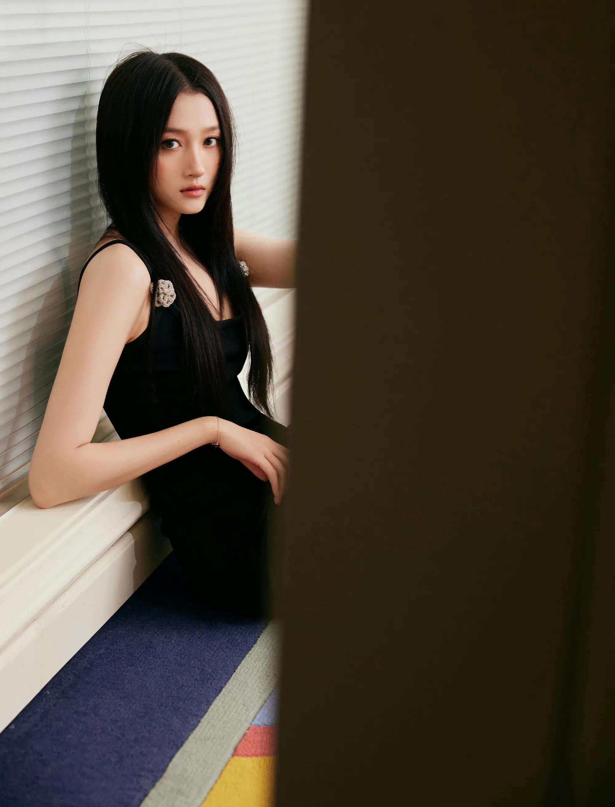 关晓彤闪酷异瞳妆