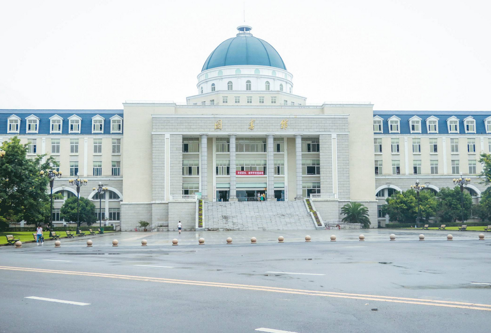 他高考作文6分，却被“川大”破格录取，可惜恃才傲物、气走导师