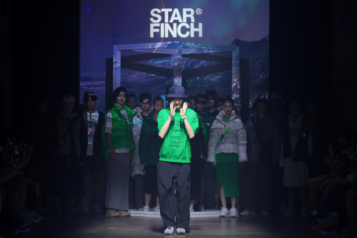 关于StarFinch星雀2022秋冬时装秀场的九个词