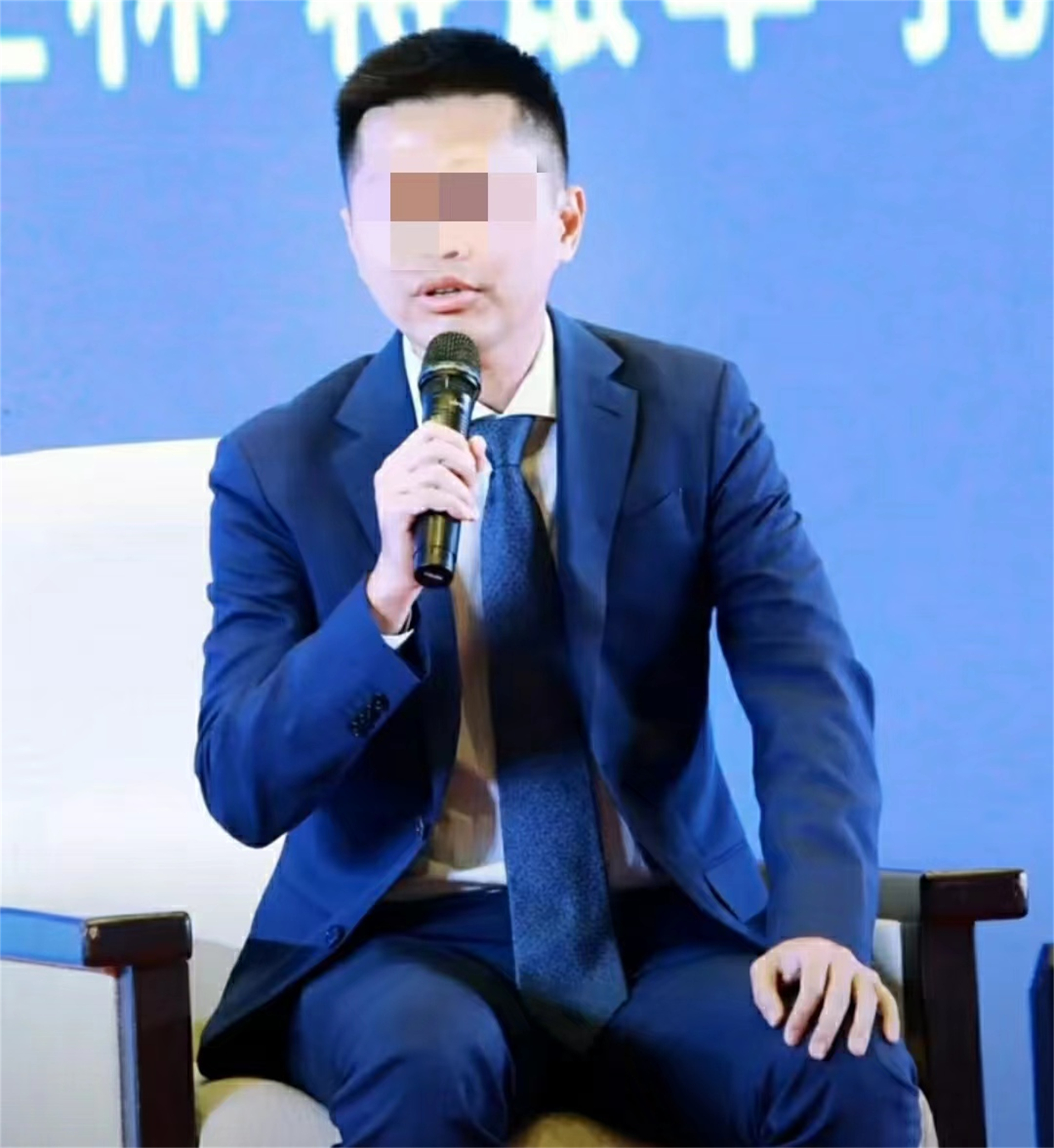 法学院教授诱骗女学生开房？中山大学：教学暂停，调查已经开始