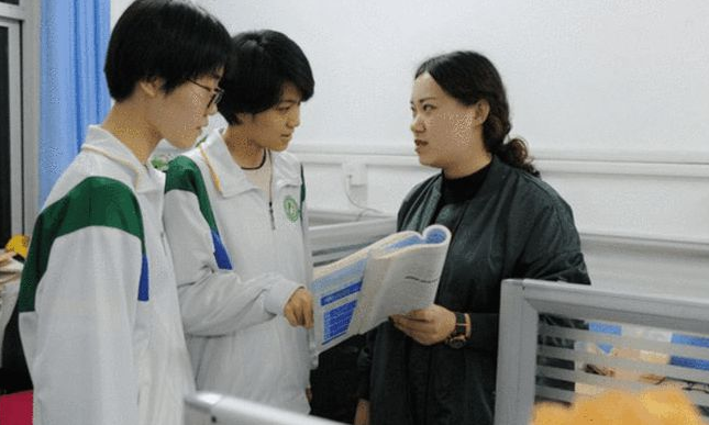 新高考“热门”的选科组合，优等生易拿高分，但中等生请慎选