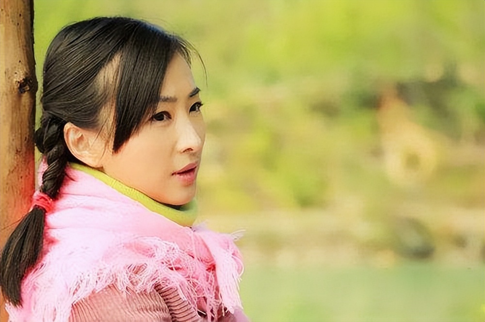 被村民性侵,被爱人抛弃,被亲姐扯掉遮羞布:《玉秀》的悲惨人生