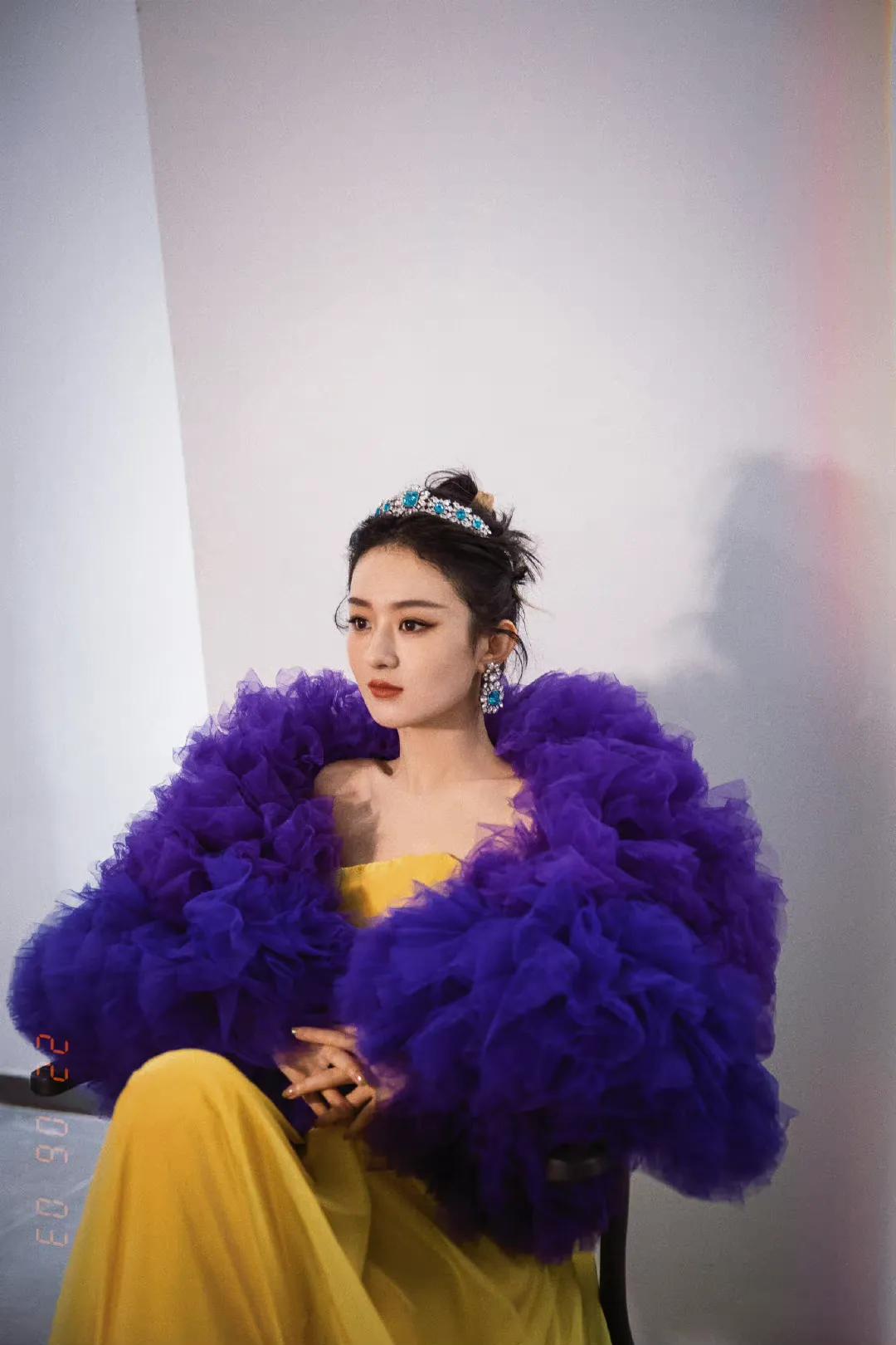 赵丽颖近期穿搭