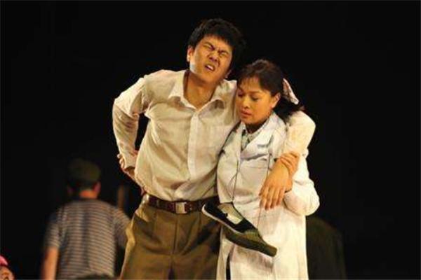 《黄金时代》最“贱”的6句话，初读不懂王小波，如今再读已泪目